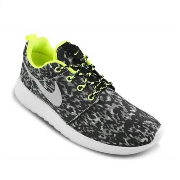 Womens Nike Roshe Run Print sz 6.5 sneaker shoe - Picture 5 of 10